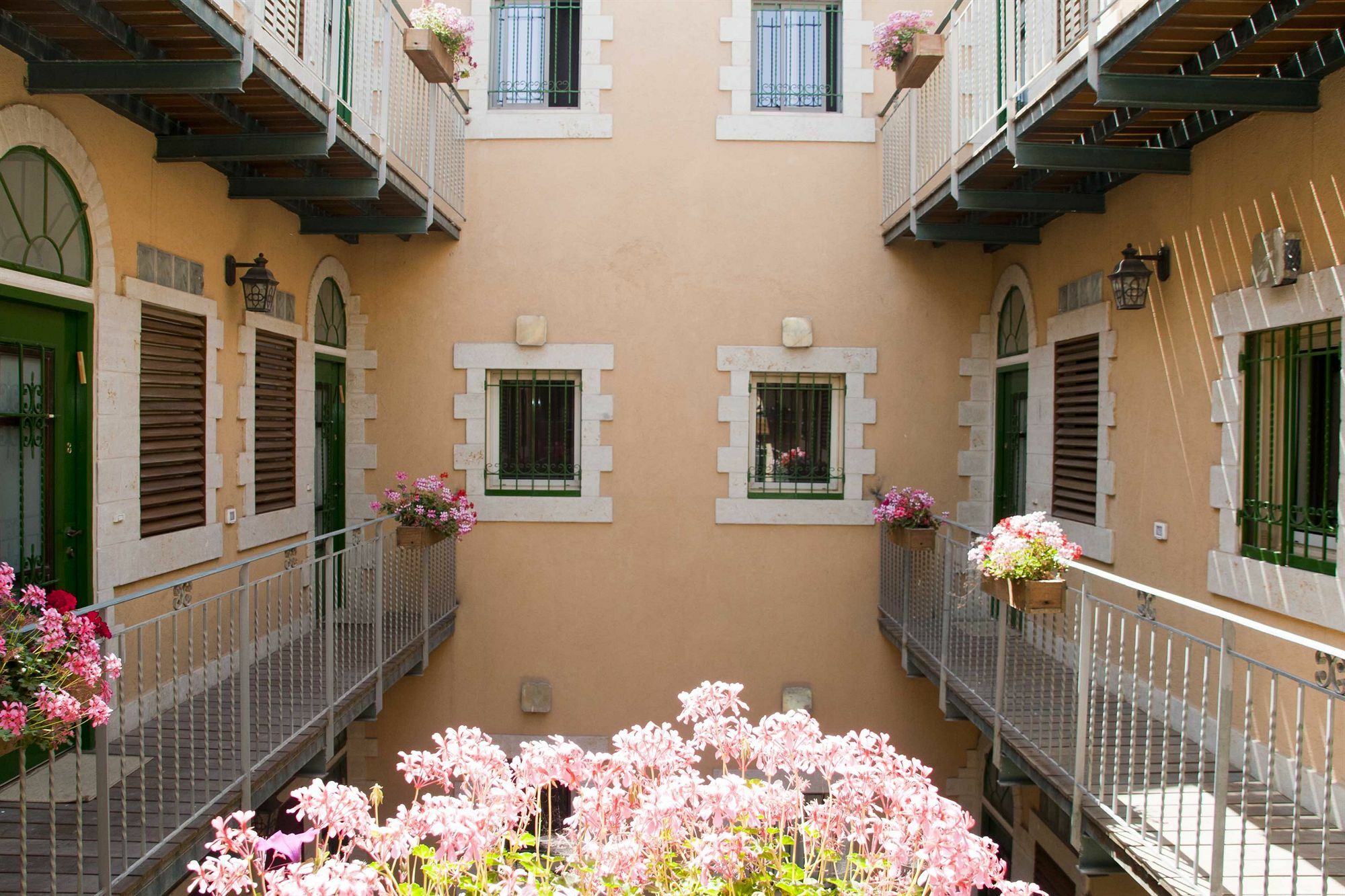 The Market Courtyard - Suites Hotel Jerusalem Exterior foto